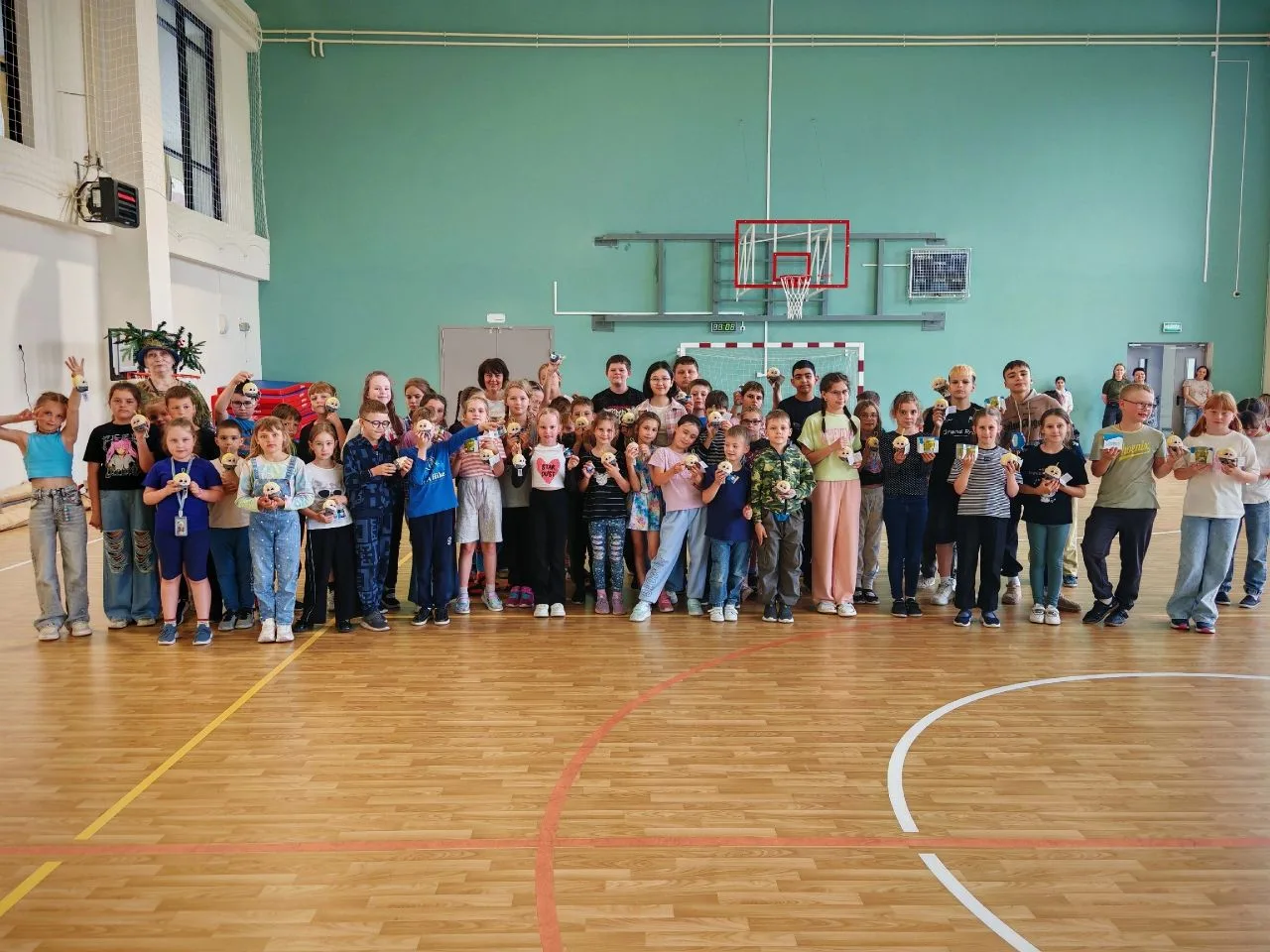 «Народов много — Родина одна!»🇷🇺 На летней пришкольной площадке школа №29 г. Калуги  было жарко🔥
