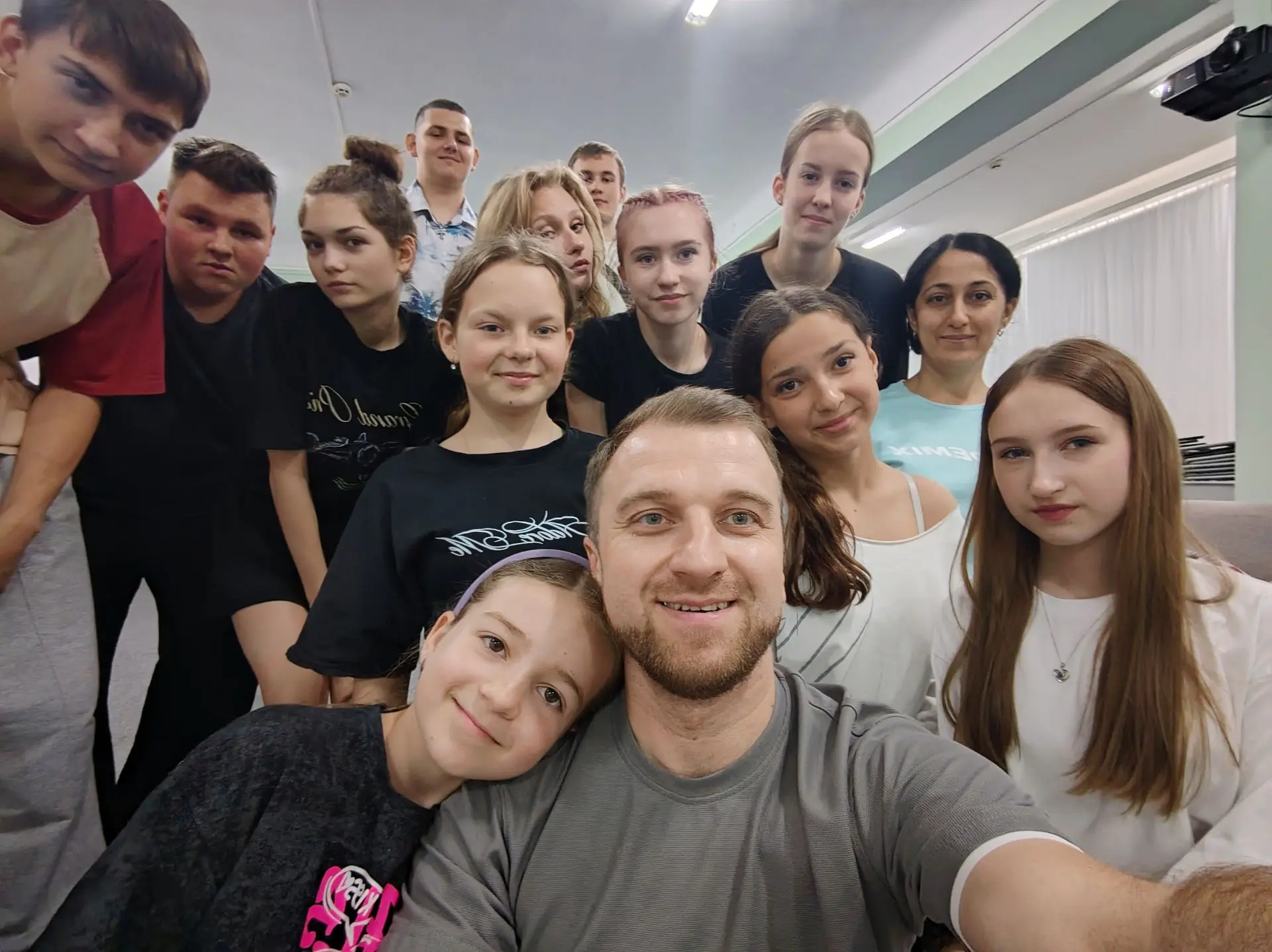 🎬Молодёжный "Квартирник" вновь собрался в формате "Киноклуба"❗
Воскресный день мы решили провести с