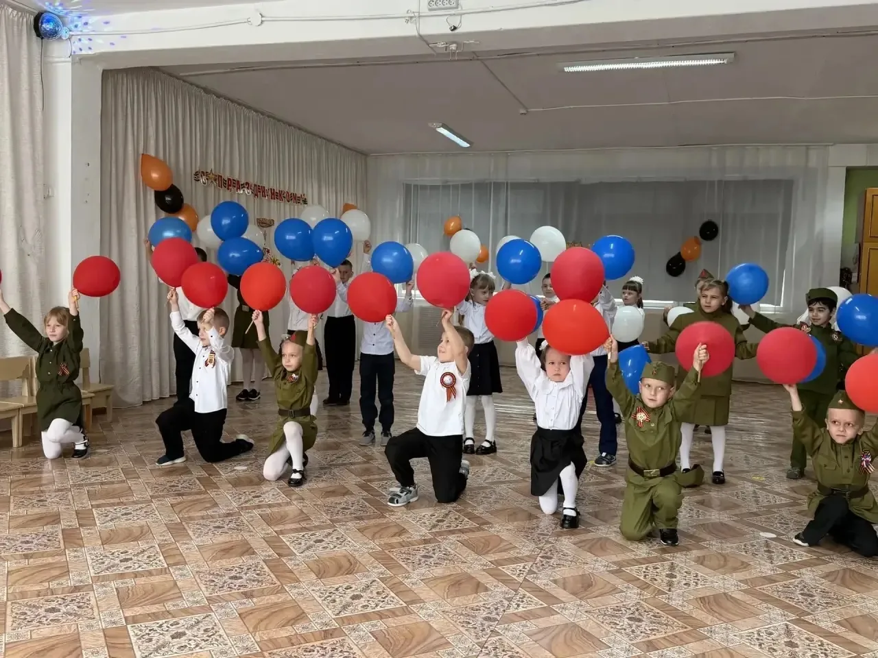 Память в детских сердцах ❤️  В подготовительной группе прошел особенный праздник — мы отметили 81-ю 