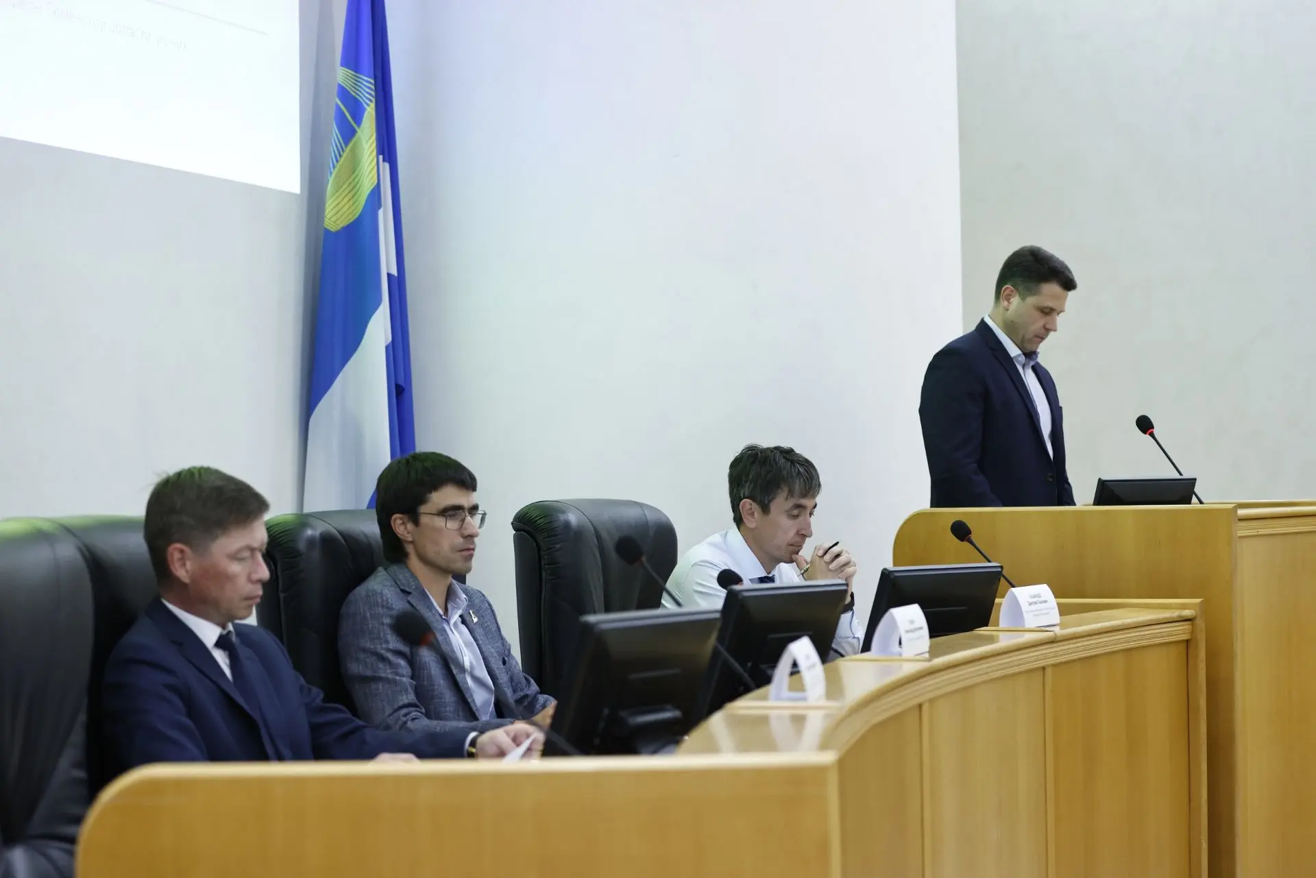 Подготовку к предстоящему отопительному сезону обсудили на рабочем совещании с теплоснабжающими и те