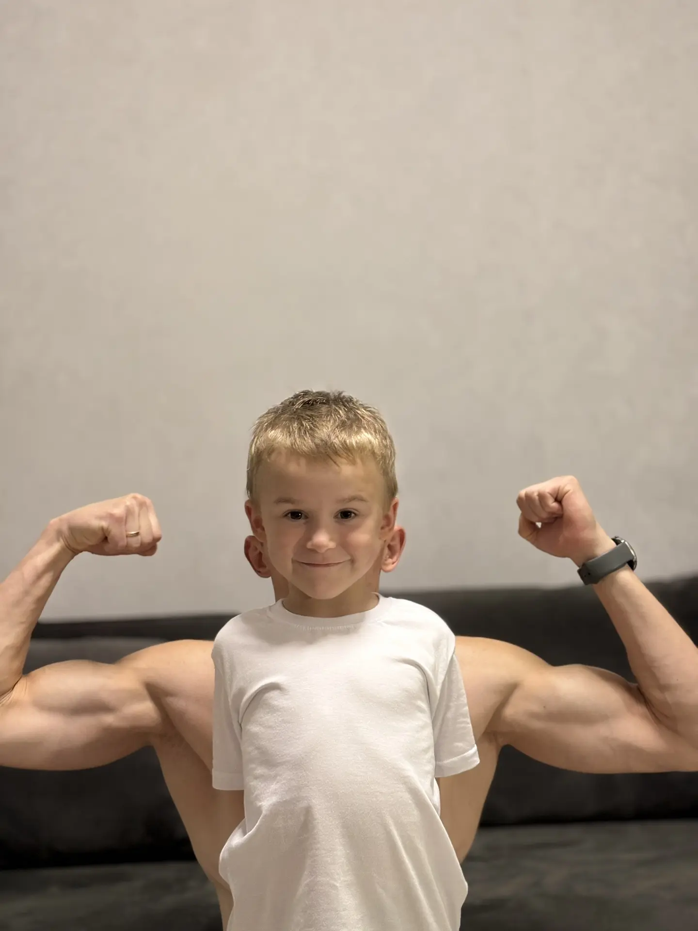Мой мини‑качок в спортивной форме! 💪