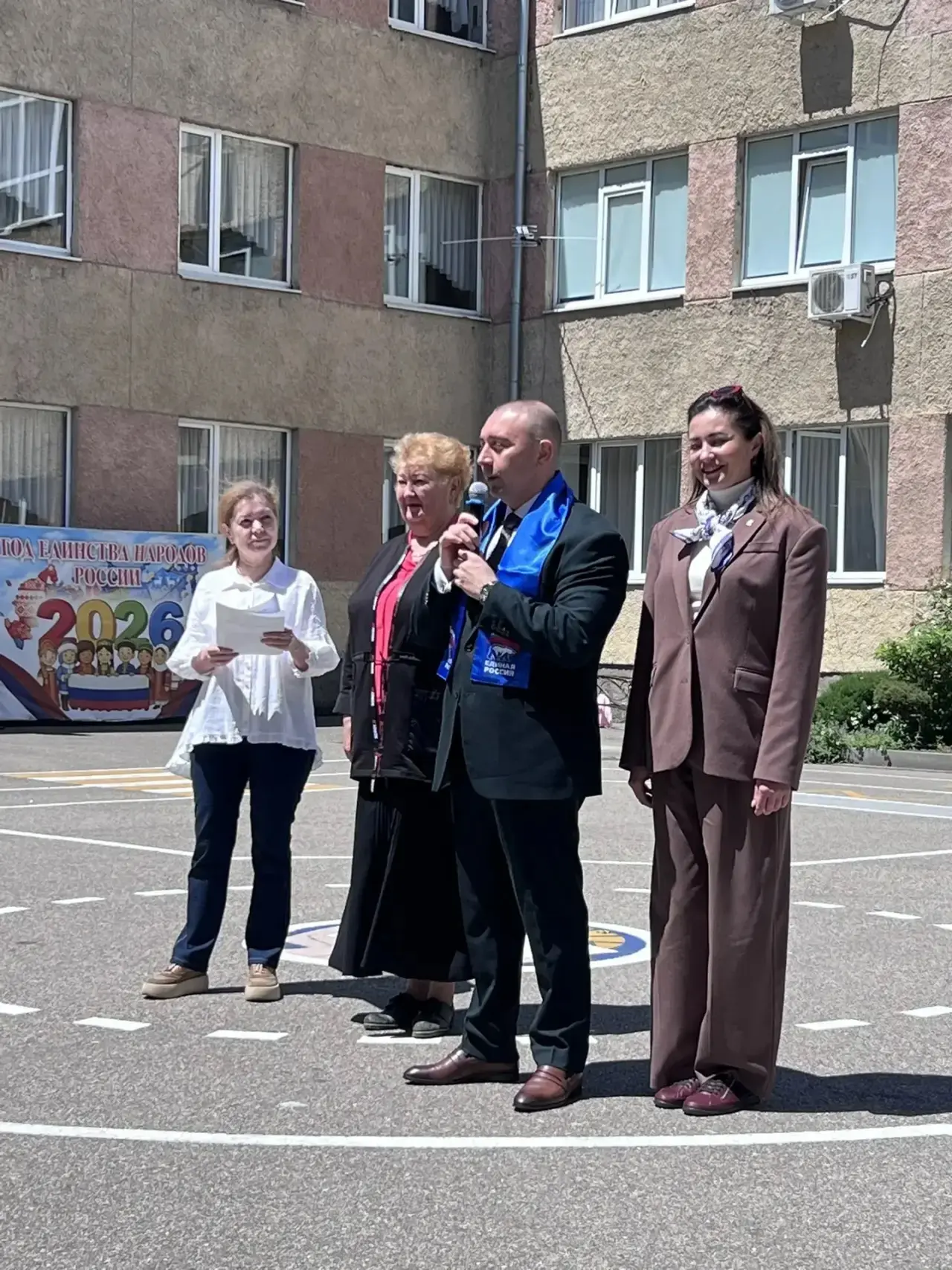 Депутаты Думы города Пятигорска Александра Зацарина, Артур Мартиросян, Екатерина Чагаев...