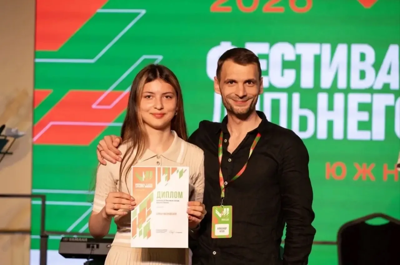 🥰Ученица нашей школы ВАЛЕРИЯ  МУСИХИНА приняла участие в качестве волонтера VII Фестиваля театров Д