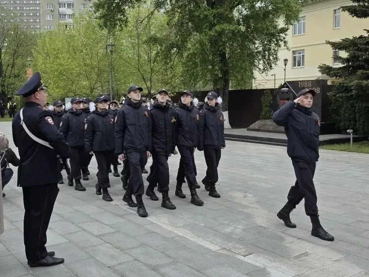 Парад полиции  ✨ Вчера наш 7 «К» кадетский класс полицейского профиля отправился в Управление внутре