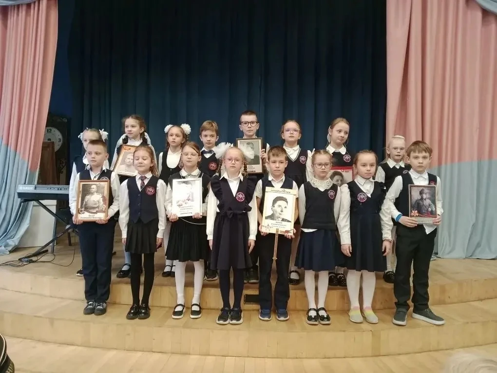 🎖Никто не забыт, ничто не забыто  💫 В младшей школе состоялся праздничный концерт, посвященный 9 Мая