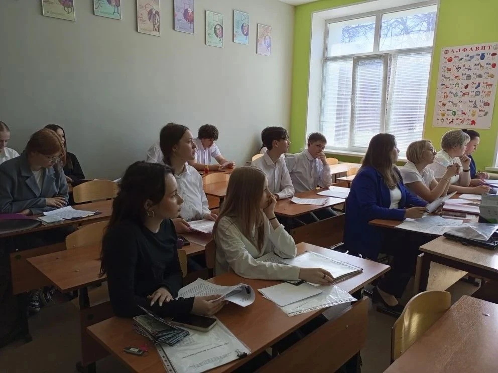 🌟 Будущее начинается сегодня: в 9-х классах прошла защита итоговых проектов! Сегодня в нашей школе к