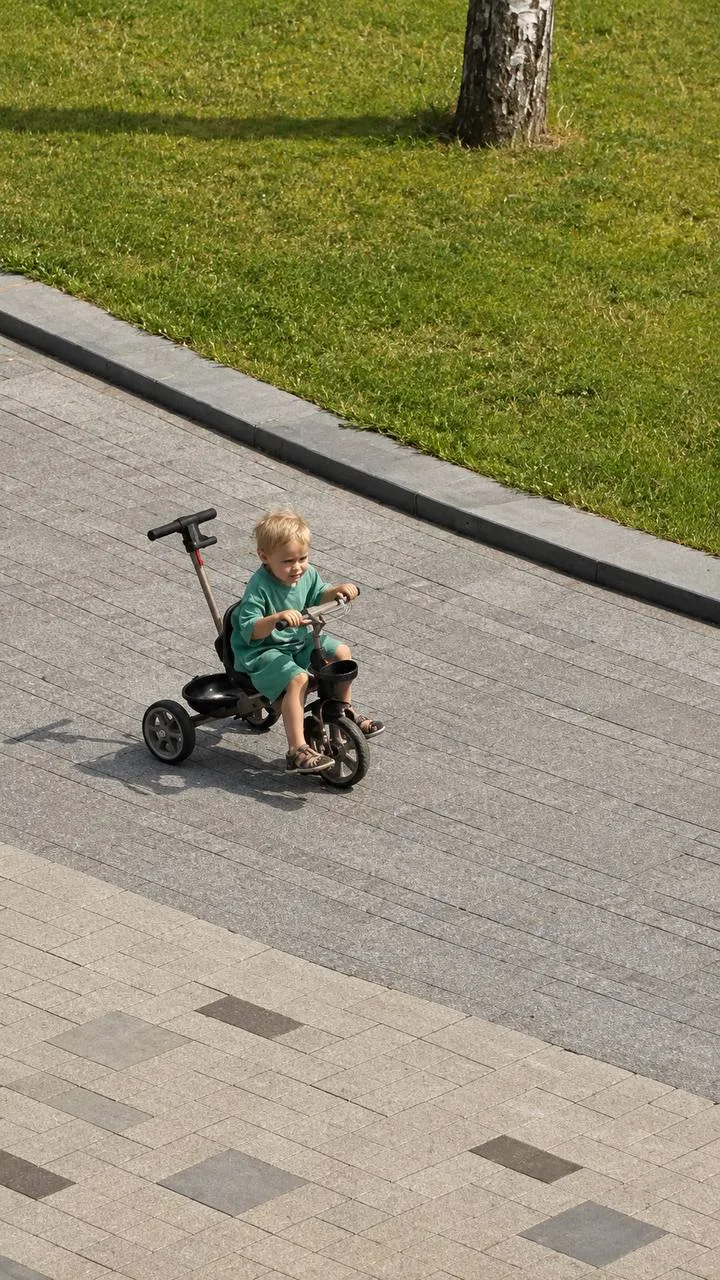 🚲 Первые самостоятельные поездки начинаются с AmaroBaby Scout!