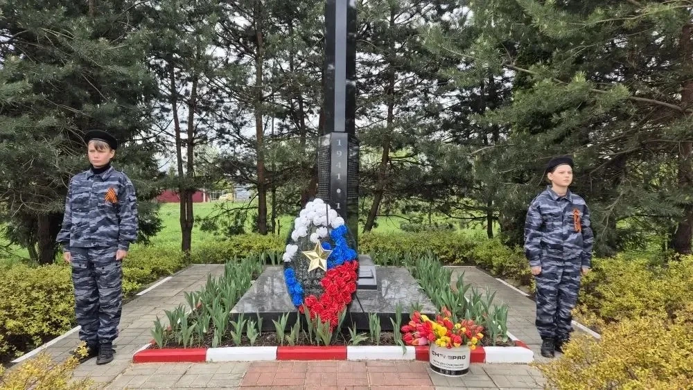 🎖️Памятные митинги в деревнях микрорайона Стрелковский  В деревнях микрорайона Стрелковский прошли т