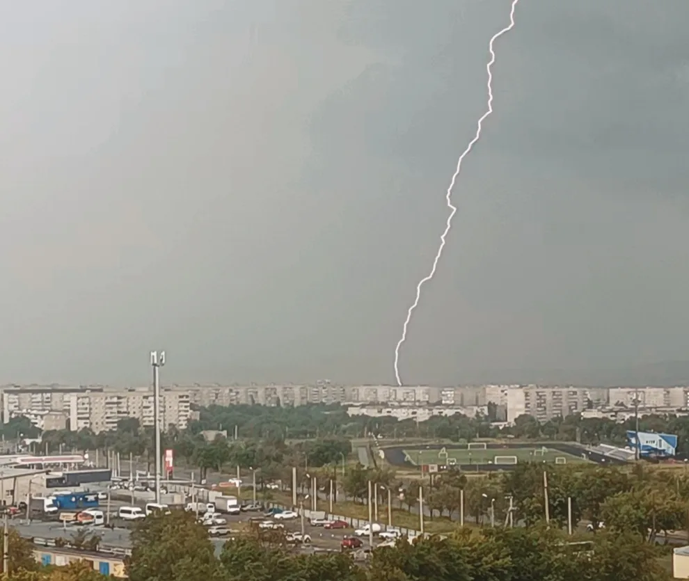 Куликов снял молнию) ⚡️


А у вас есть такие снимки? 
Делитесь с нами
