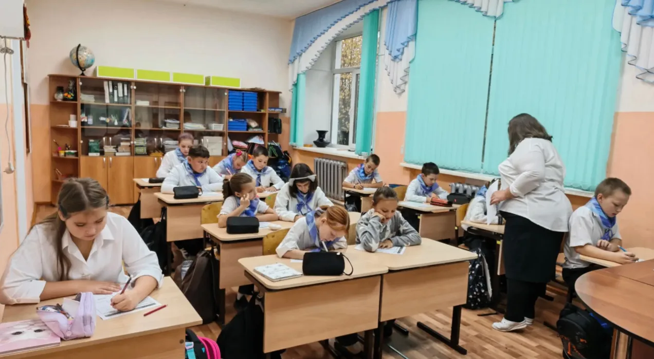 Сегодня на очередном внеурочном занятии "Разговоры о важном" продолжили говорить с учен...