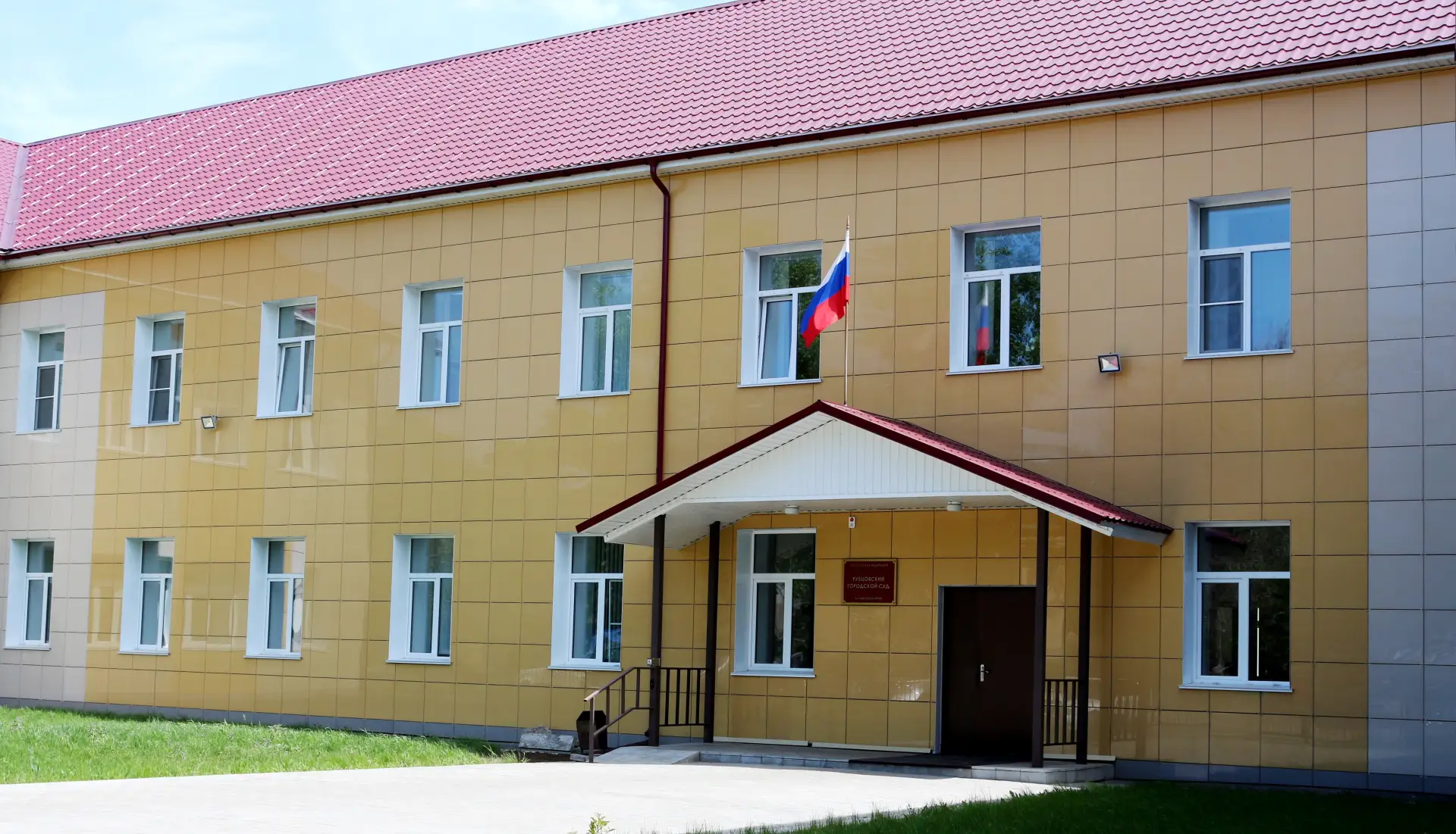 ⚖️ В Рубцовске судят мужчину за создание сообщества и призывы к преступлениям