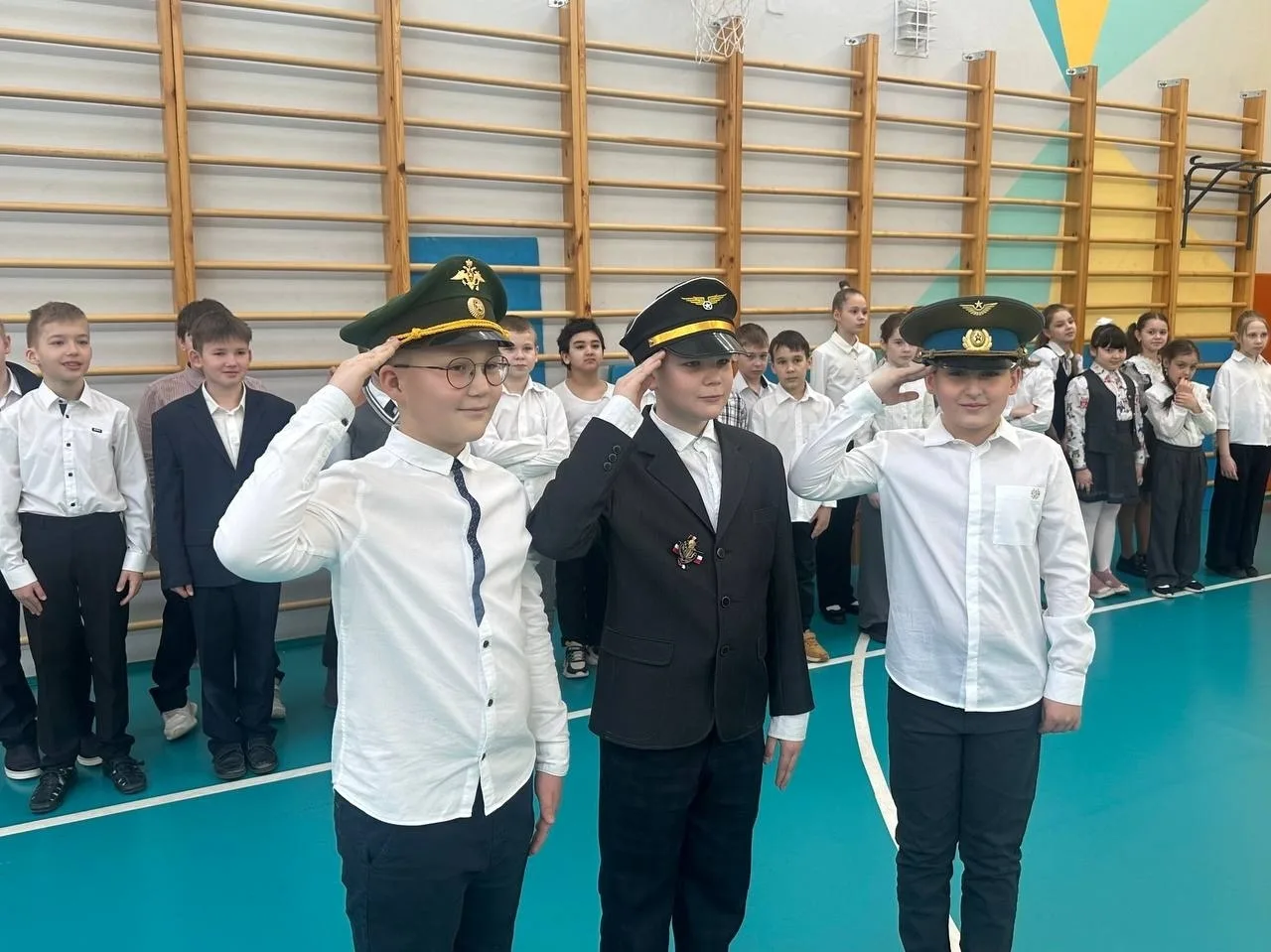 «Зарница 2.0» — это военно-патриотическая игра, в ходе которой участники демонстрируют навыки началь