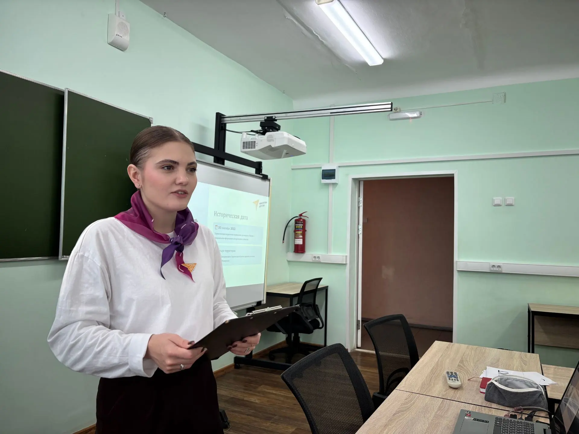 СТУДЕНТАМ КОЛЛЕДЖА РАССКАЗАЛИ О ДНЕ ВОССОЕДИНЕНИЯ НОВЫХ РЕГИОНОВ С РОССИЕЙ