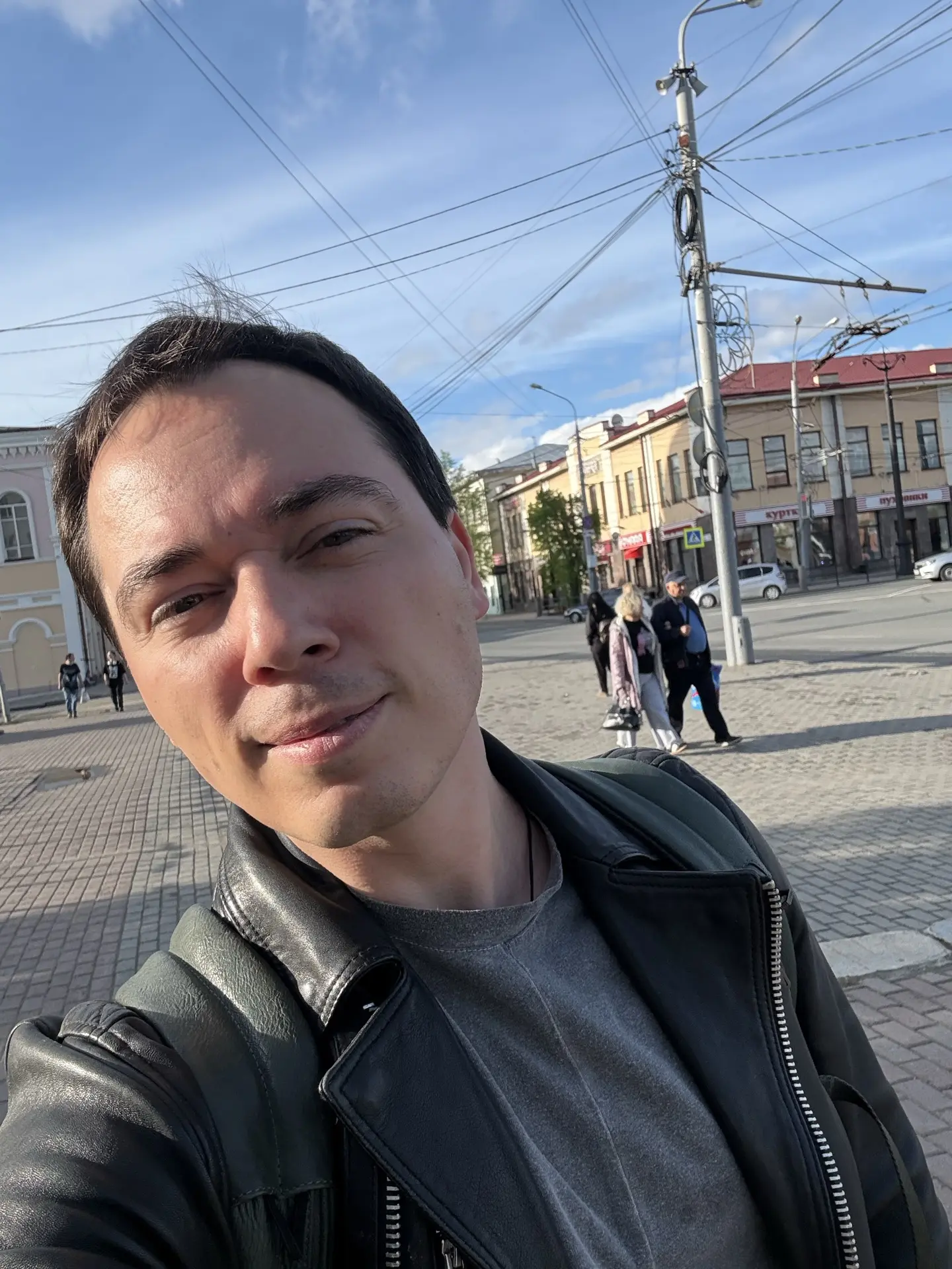 Редкий случай, когда на гастролях получается выбрать время для прогулки по городу. Весе...