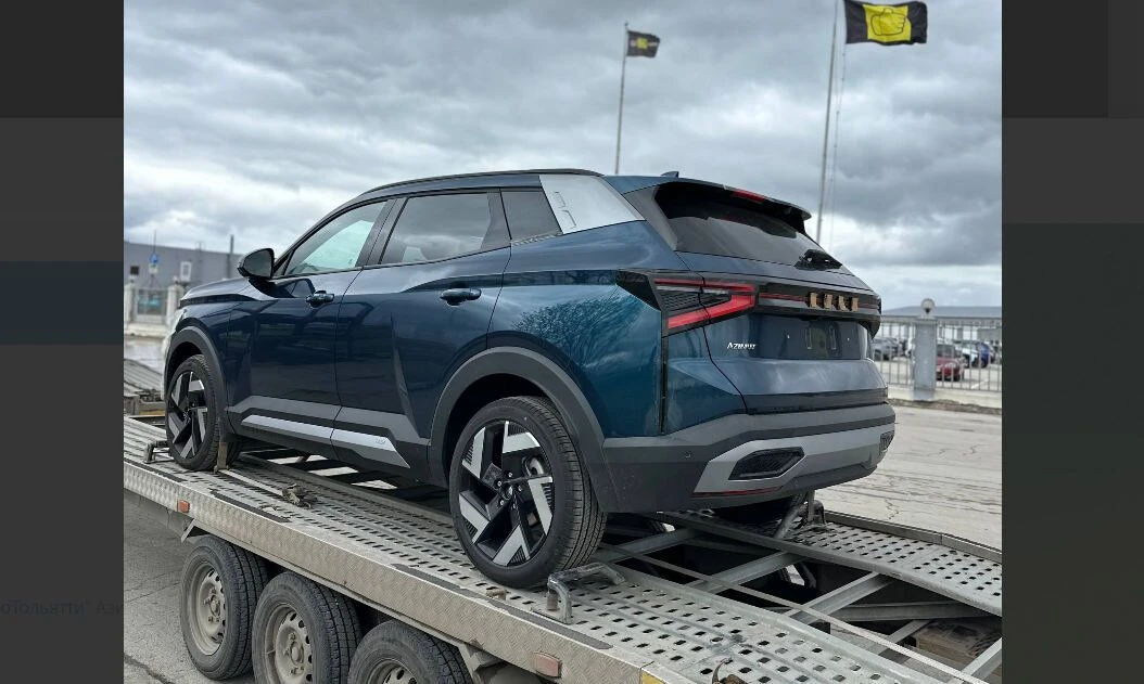 🚗 Новая LADA Azimut засветилась в необычных цветах