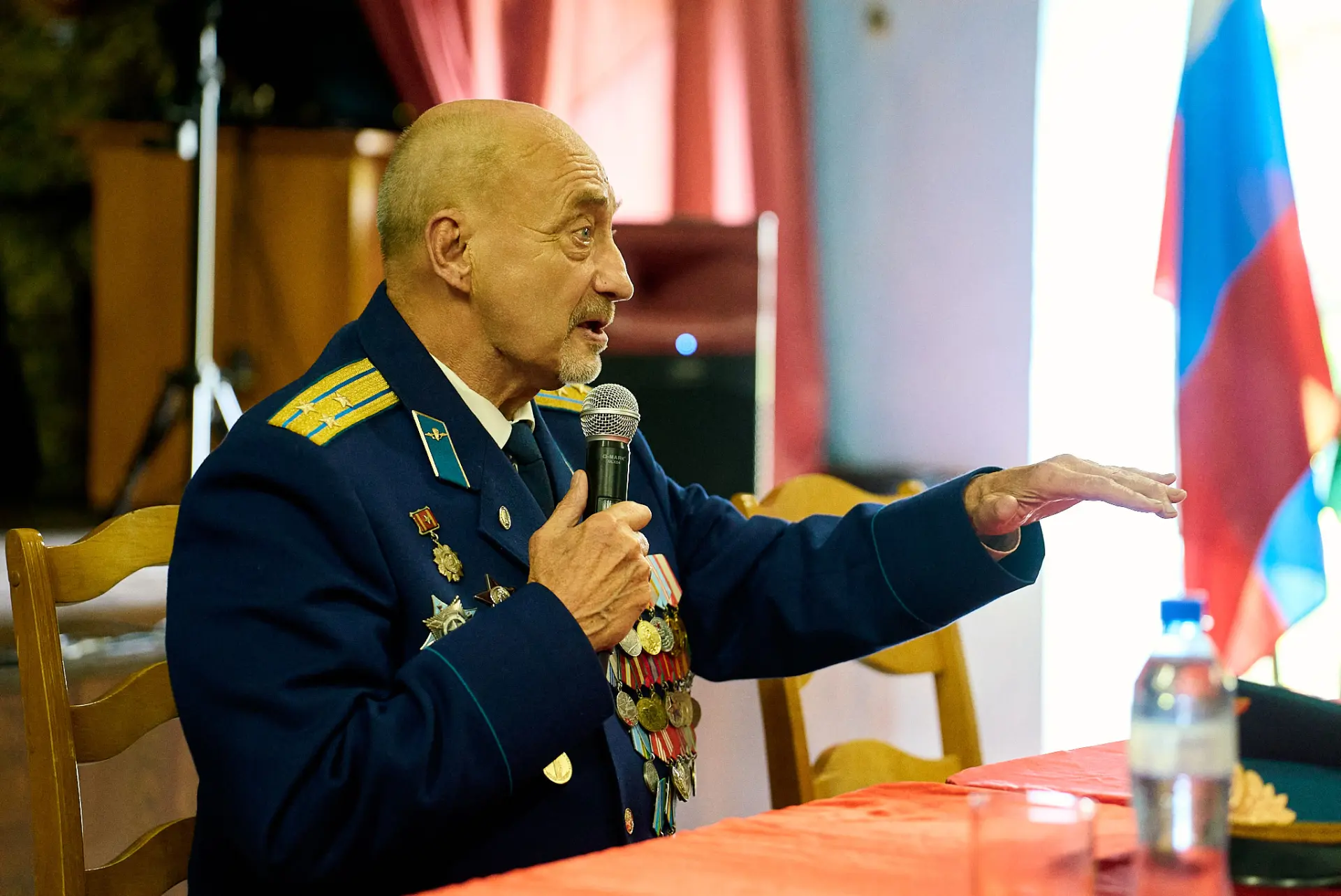 Сегодня, в преддверие праздника дня образования воздушно-десантных войск, состоялась встреча военнос