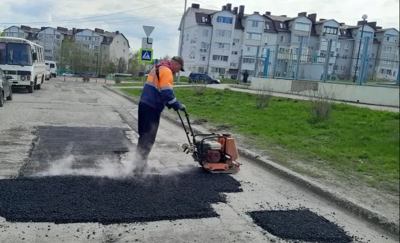 🚧 Продолжаются работы по текущему ремонту дорожного полотна  📍Мероприятия проводились     по адресу: