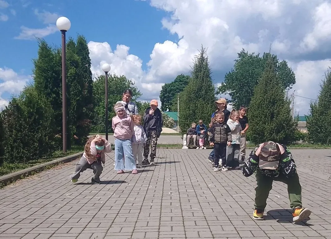 Сегодня воспитанники детского сада «Ёлочка» посетили центр культуры и досуга, где было ...