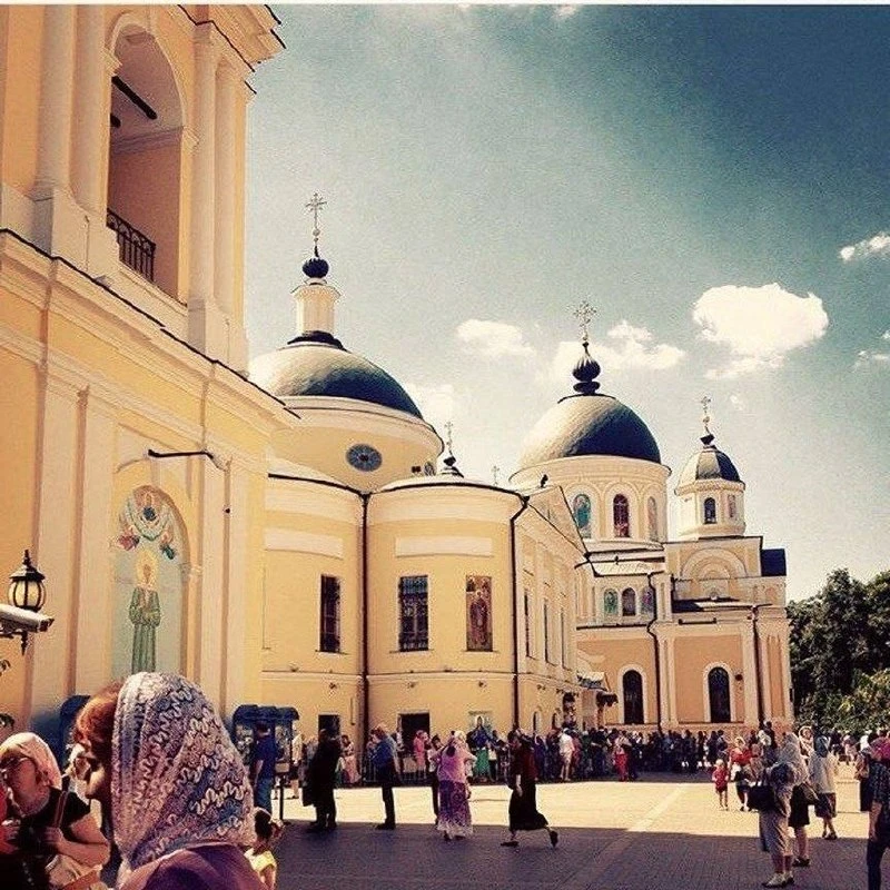 Господи, благодарю Тебя за то, что у меня есть, и трижды благодарю Тебя за то, чего у меня нет...

П
