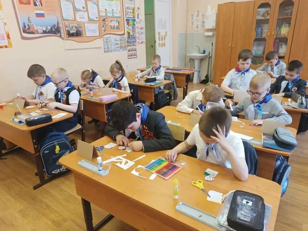 🕊️ Самые тёплые поздравления — от самых юных сердец «Орлята России» из 2 «Г» класса тоже готовятся к