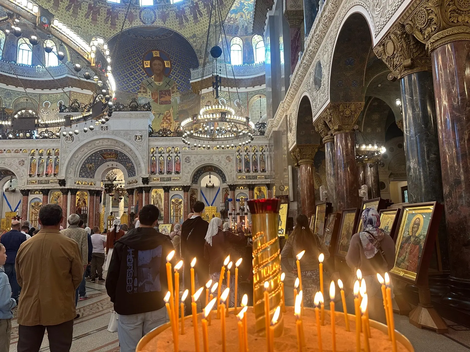 В День прославления во святых праведного Иоанна Кронштадтского в Никольском Морском соборе провели б