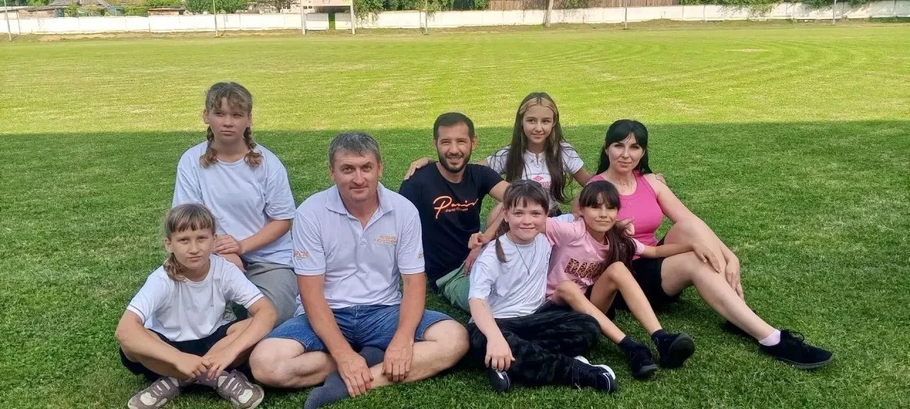 Когда папа сказал:"Просто побегаем для разминки...", или наши дали жару на стадионе


Сегодня на ста