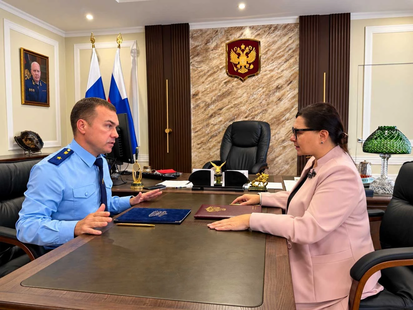 Ректор СГЮА Екатерина Ильгова и прокурор Саратовской области Роман Пантелеев провели ра...