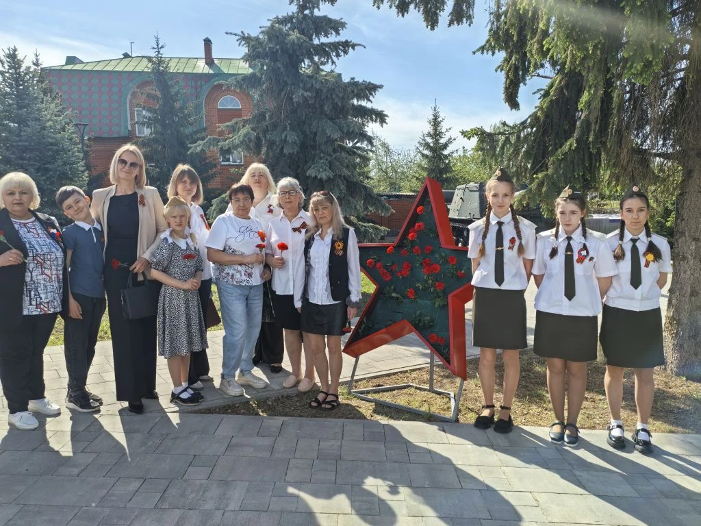 ПАТРИОТИЧЕСКАЯ АКЦИЯ "ЗВЕЗДА ПОБЕДЫ"⭐⭐⭐⭐⭐⭐⭐  9️⃣ мая педагоги и учащиеся нашей школы🏫 приняли участи