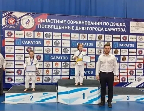 Юная дзюдоистка из Балакова завоевала серебро на областных соревнованиях