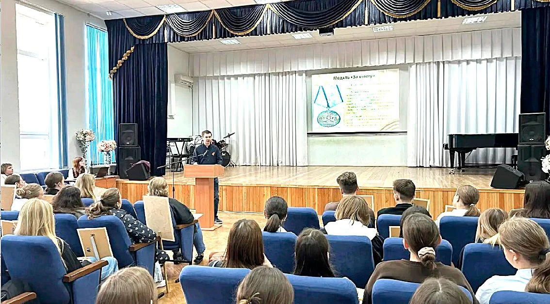 УРОК МУЖЕСТВА ПРОШЕЛ В НОВОРОССИЙСКОМ МУЗЫКАЛЬНОМ КОЛЛЕДЖЕ   В преддверии празднования Дня Победы в 