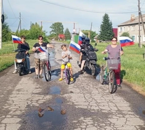 #ДеньРоссии#Родинамоя 
12 июня наша страна отмечает замечательную торжественную дату — День России. 
