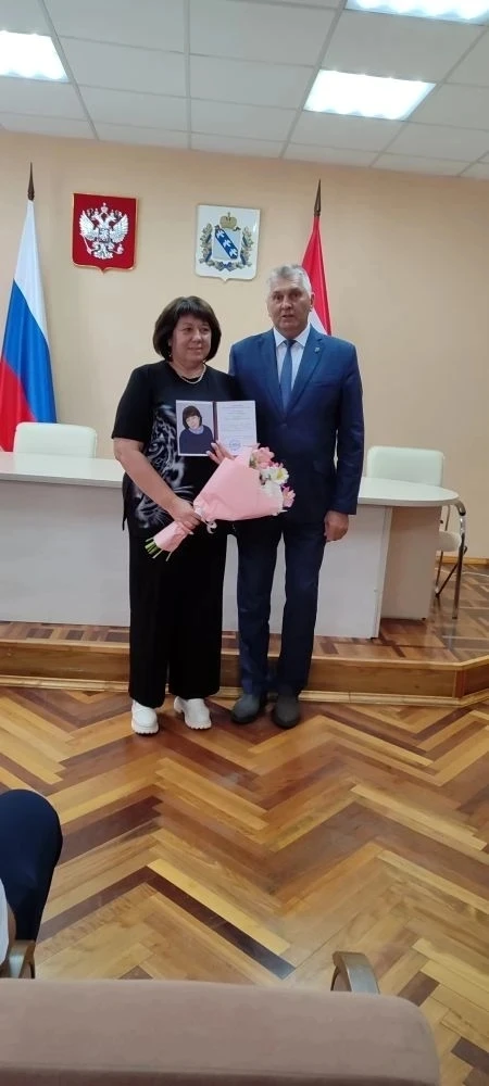 🇷🇺 Единство юных дарований и трудовой славы: в администрации Беловского района чествовали лучших и