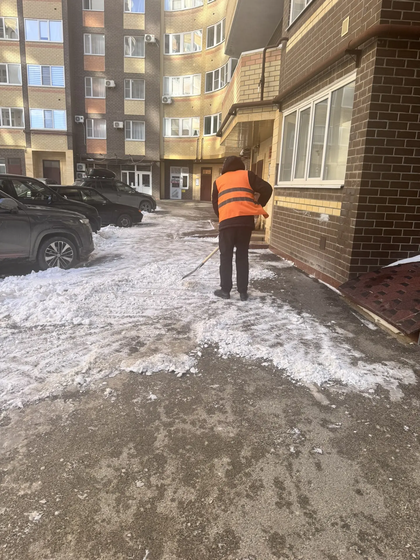 Дорогие жители!  ❄️Прошла снежная и морозная неделя, и наши дворники усердно трудились над очисткой 