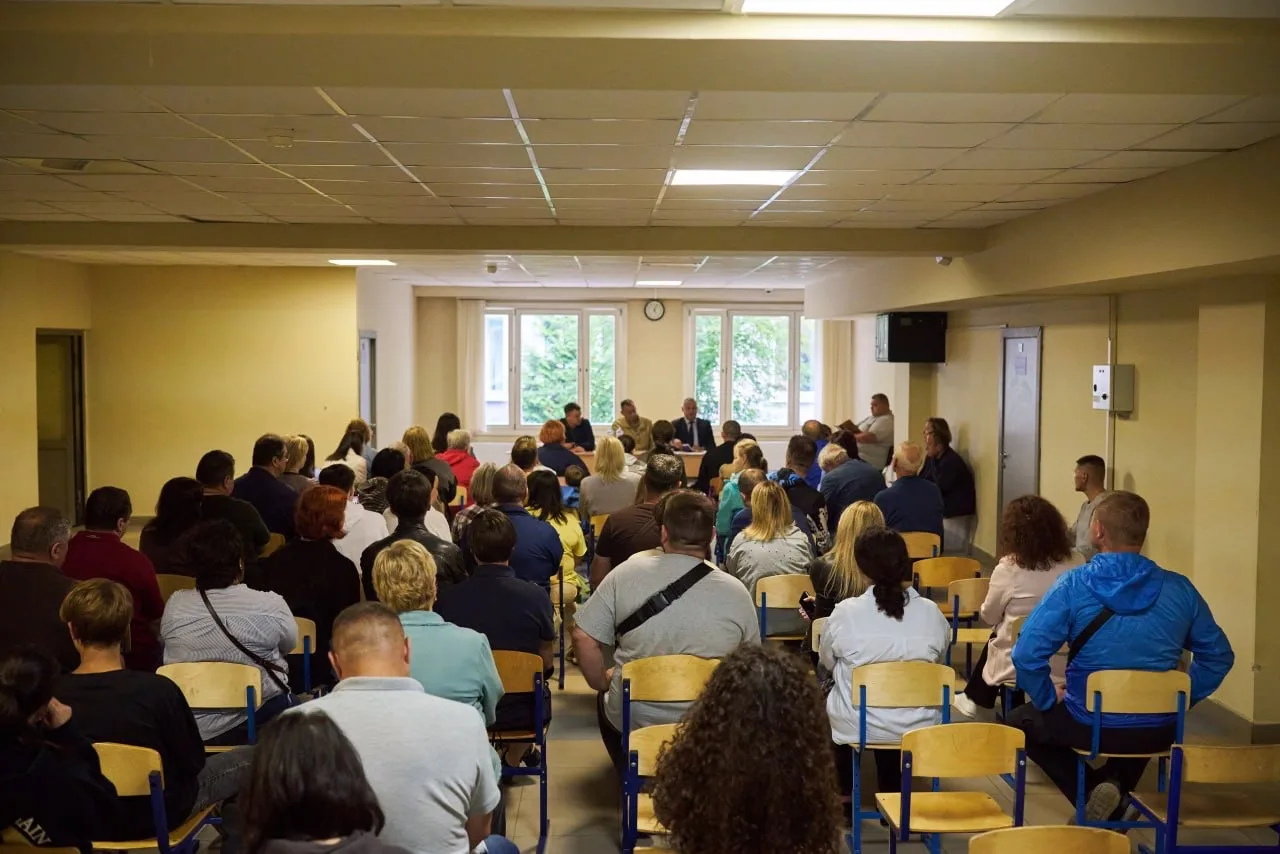 В формате «Выездной администрация» пообщались с жителями микрорайона Губернский и окрестных населенн
