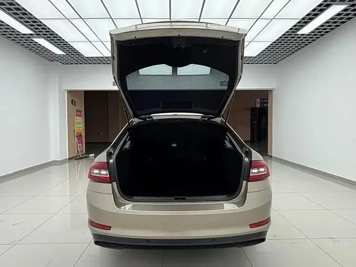 🇨🇳🔥Škoda Octavia так же доступна к приобретению из Китая  — 2022 год, 1.5л., 113л.с., бензин — 2WD, 