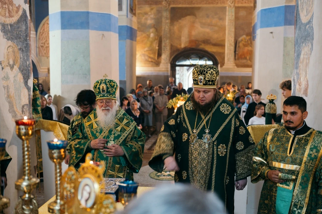 Епископ Силуан совершил Литургию в обители преподобного Антония Римлянина в Великом Нов...
