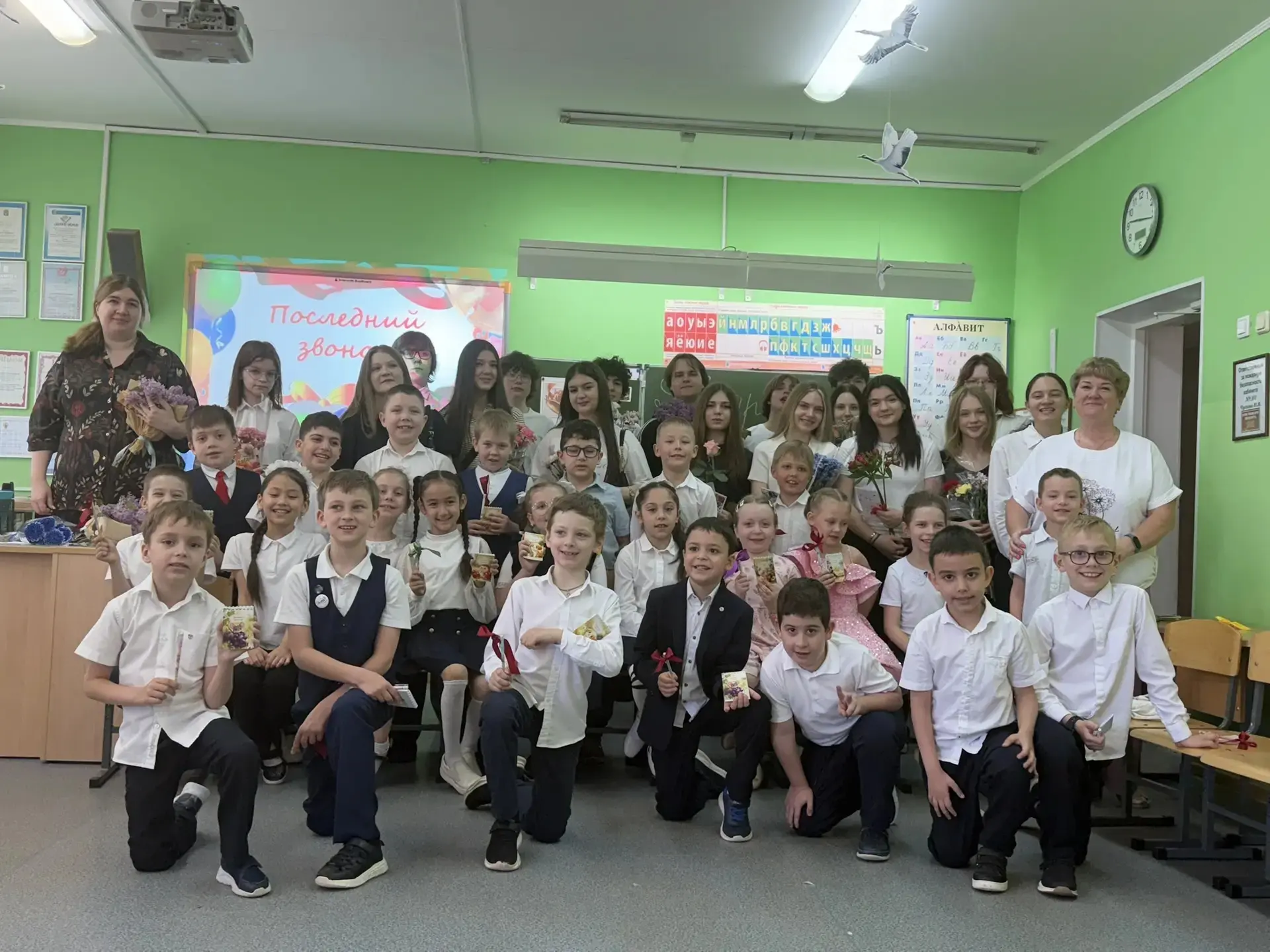 Выпуск в 9 классе — один из самых волнительных, ведь это время прощаться с частью учеников. А школьн