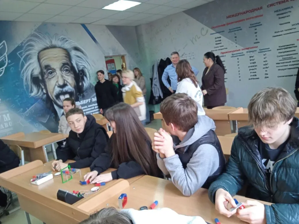 9 Б посетил профинформационное мероприятие "День открытых дверей" в техникуме  "Бизнес и право".
