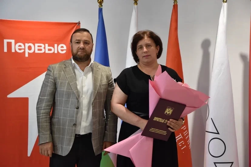 В преддверии Дня молодёжи в Молодежном центре прошло торжественное награждение. 🎉

Этот день посвят