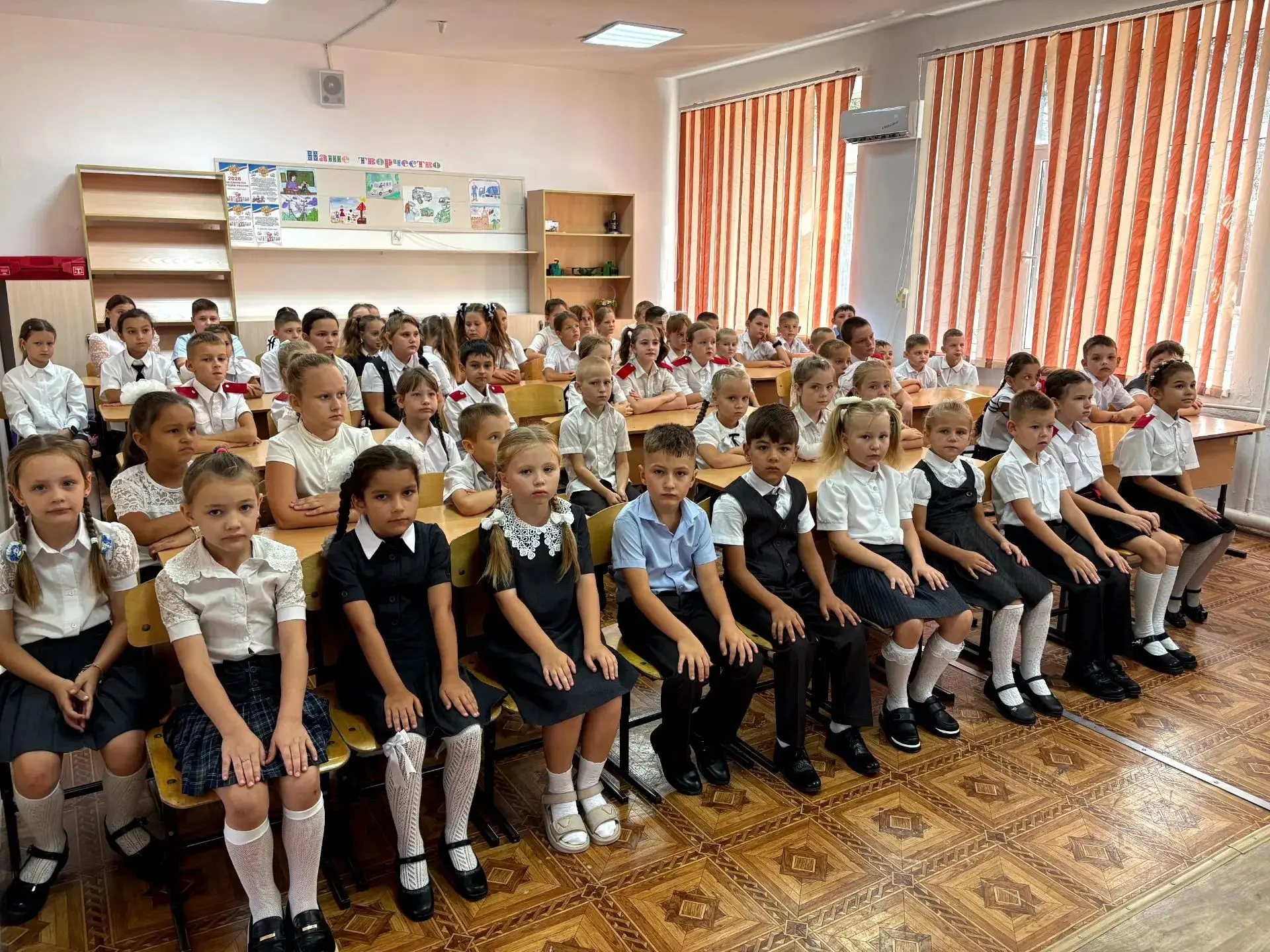 Помним Беслан.  Акция «Парта памяти».