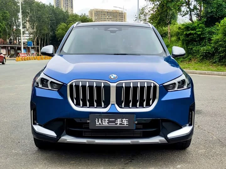 BMW X1  sDrive25Li  design Set