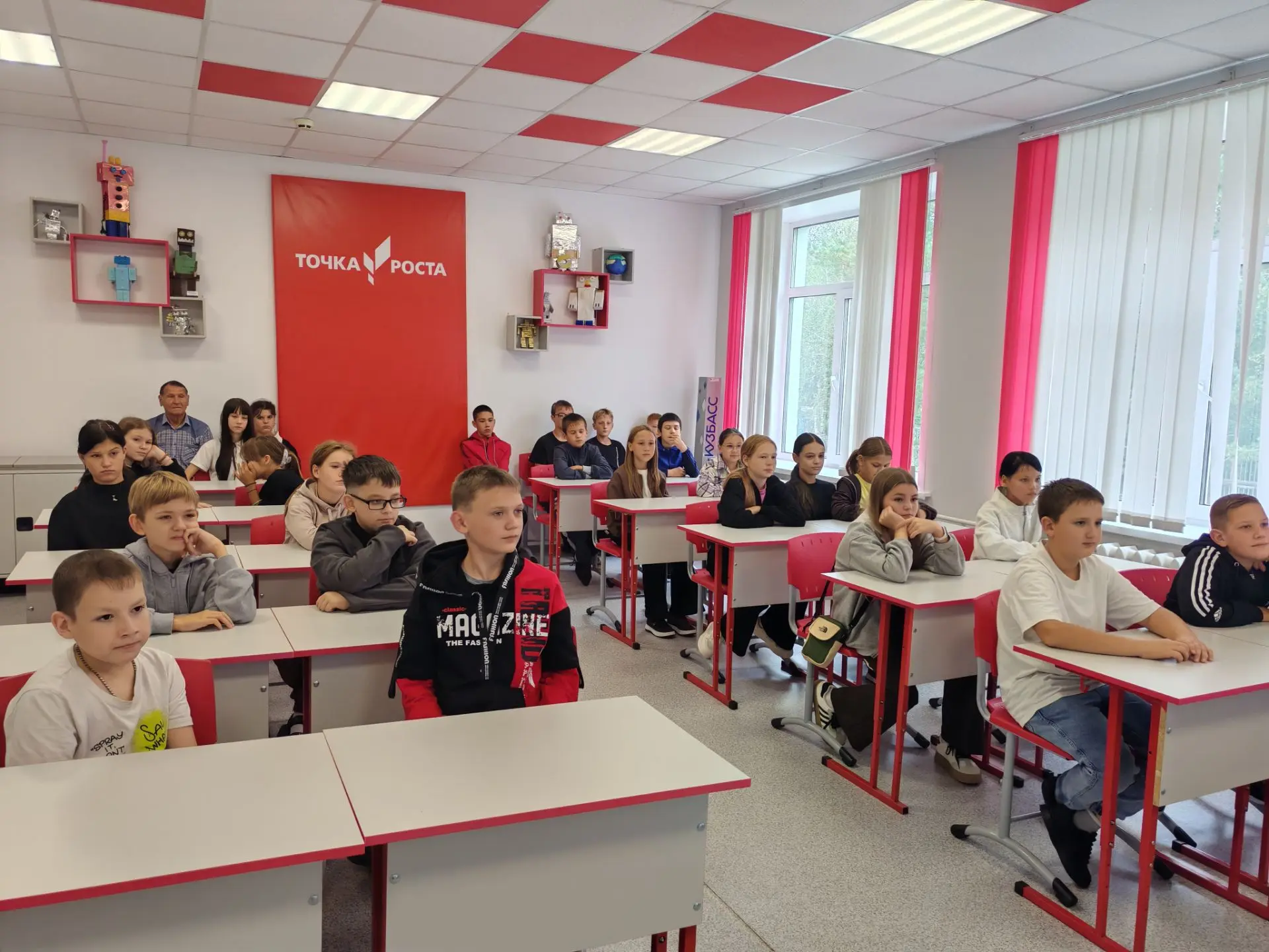 🎭 «Волшебный мир театра» в нашей школе 🎭