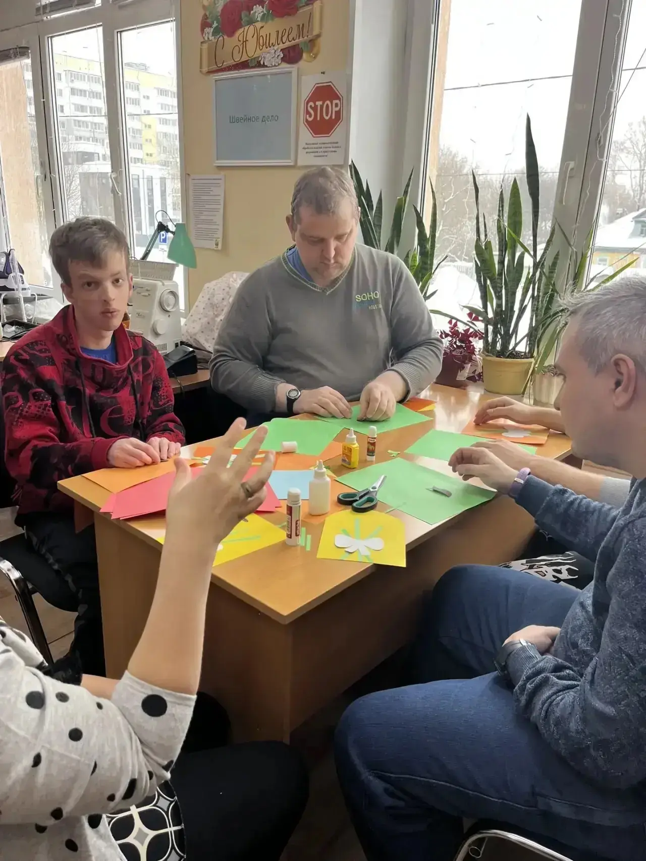 Инклюзивный мастер-класс для ребят НРООПДИМ «Верас» 🕊️  Сегодня активисты первичного отделения Движе
