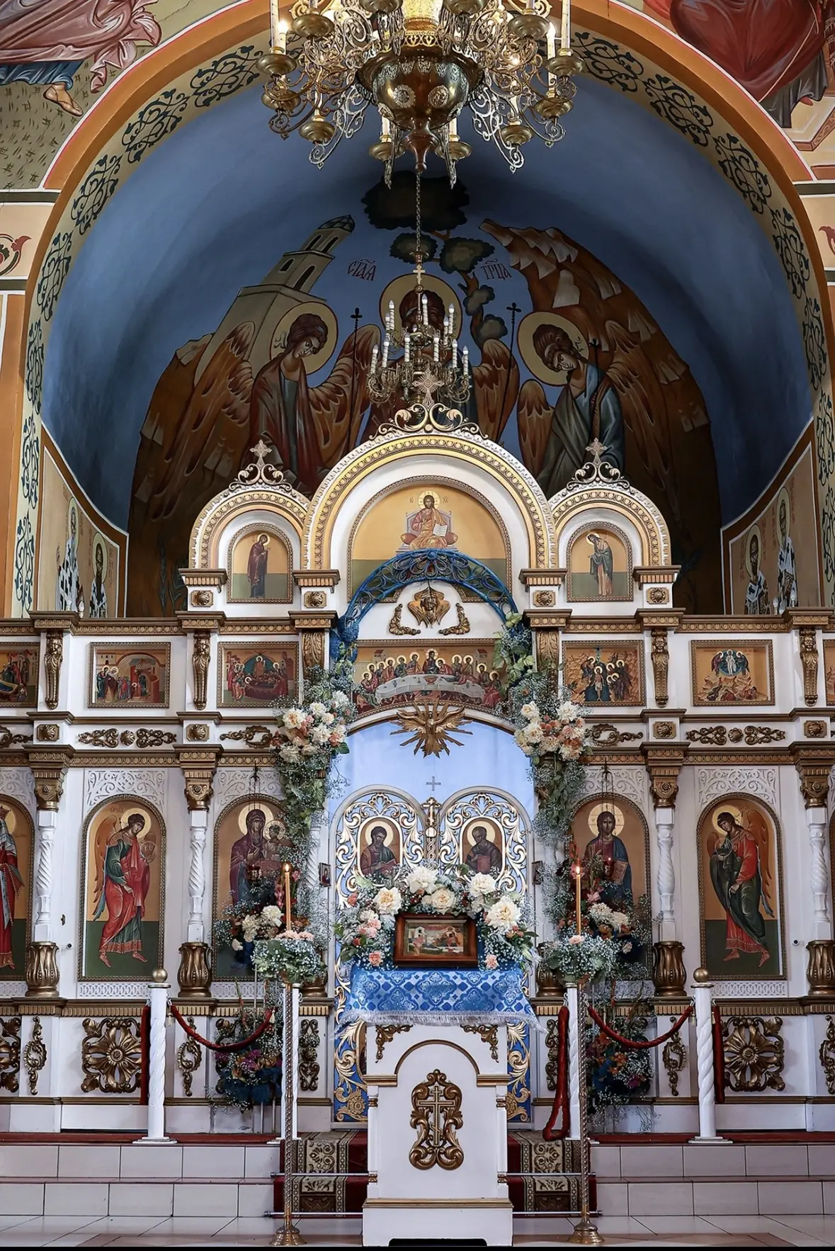 Готовимся к украшению храмов к празднику  Рождества Пресвятой Богородицы.