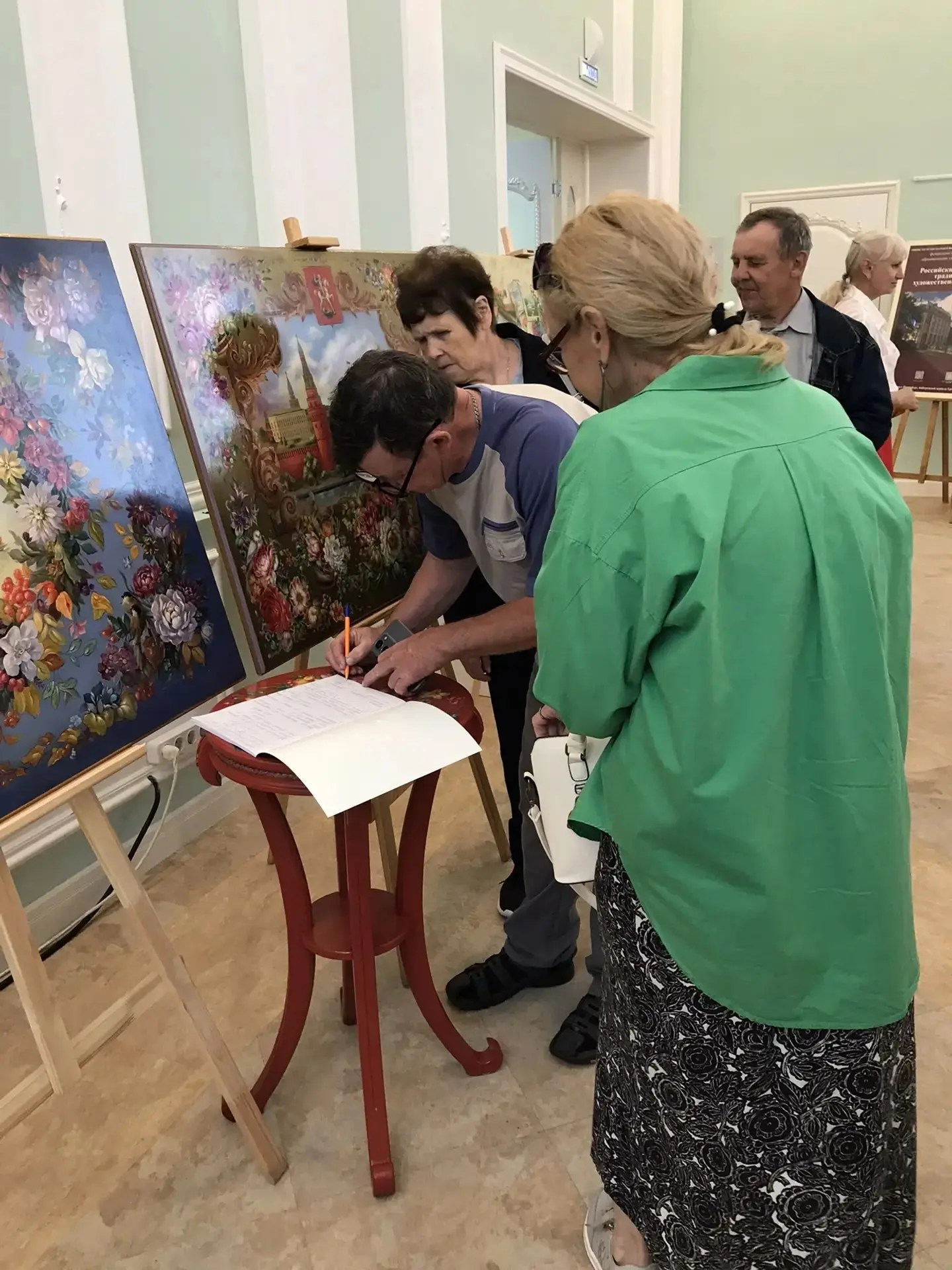 В самом сердце народных промыслов!

В городе Семёнов на легендарном фестивале «Золотая Хохлома»  сос