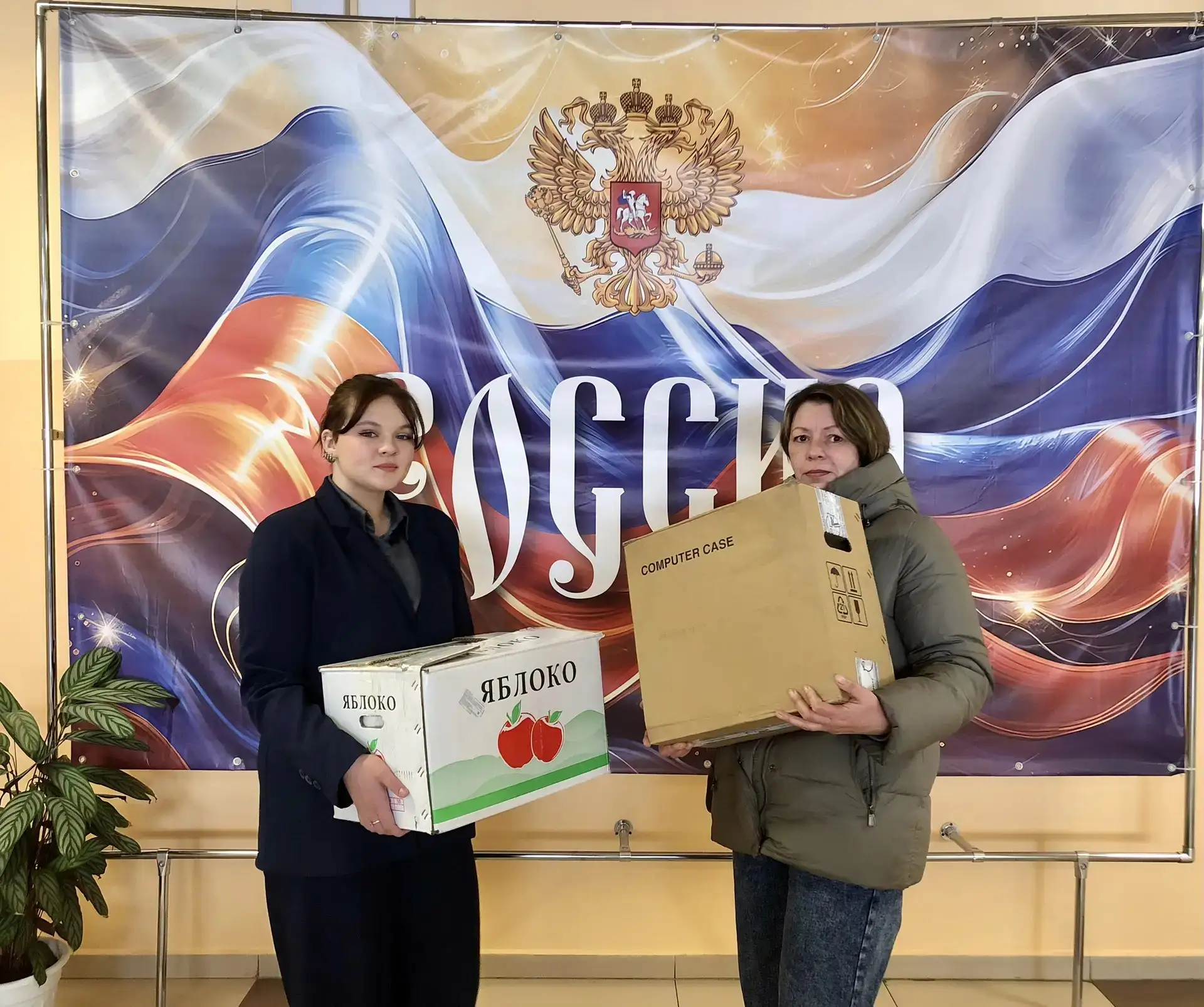 Сегодня, представляя Совет старшеклассников, президент  школы Дарья Никифорова передала  очередную  
