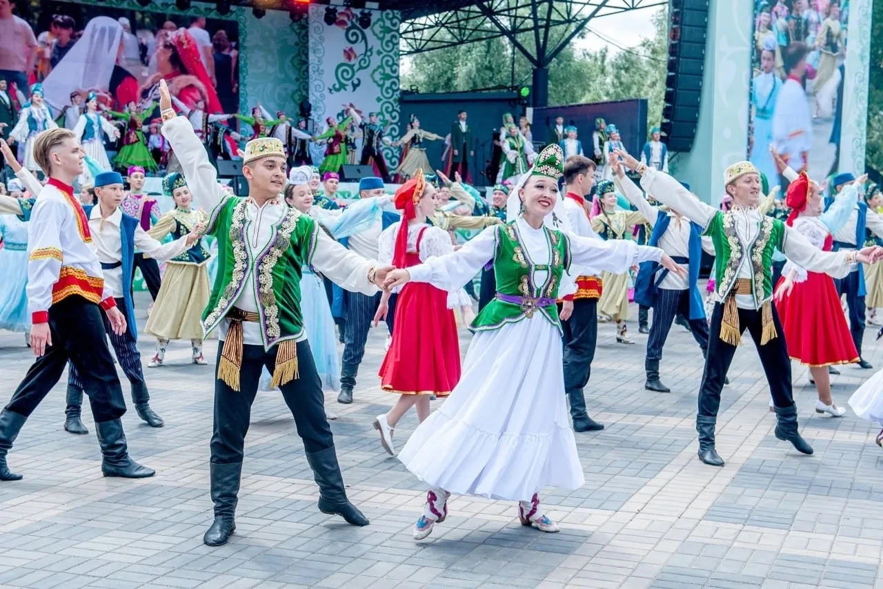 🎉 Сабантуй в Омске: праздник единства и дружбы! 

Сегодня, 18 июля, наш город впервые принимает XXV