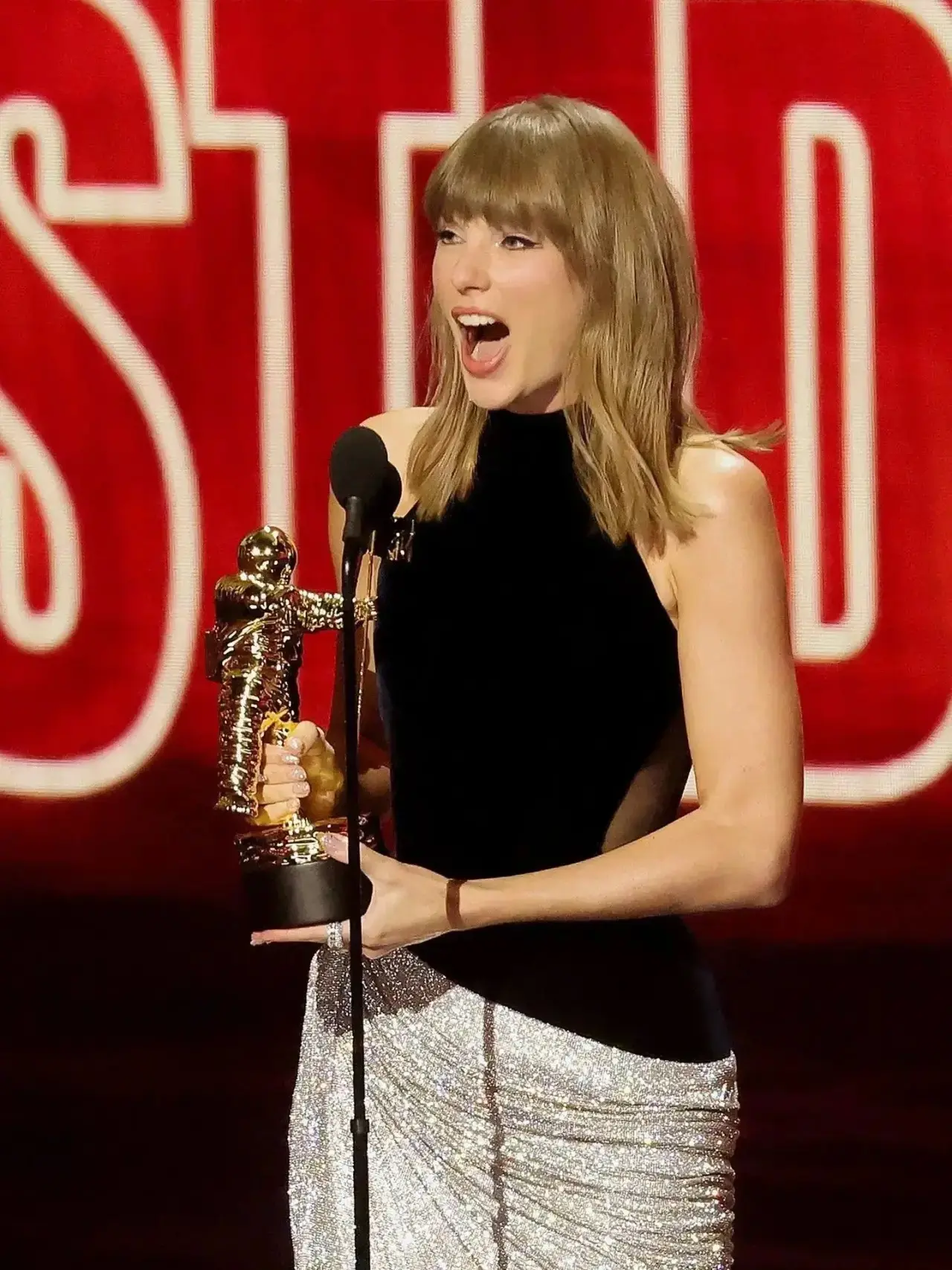В Peacock Theater в Лос-Анджелесе прошла премия MTV Video Music Awards 2026.