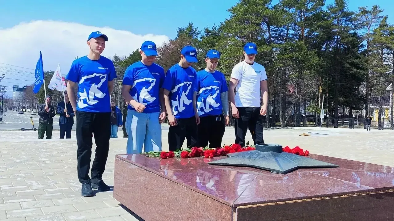 🚩 Память в движении: ПТК СахГУ присоединились к автопробегу, посвящённому «Диктанту Победы»  По цент