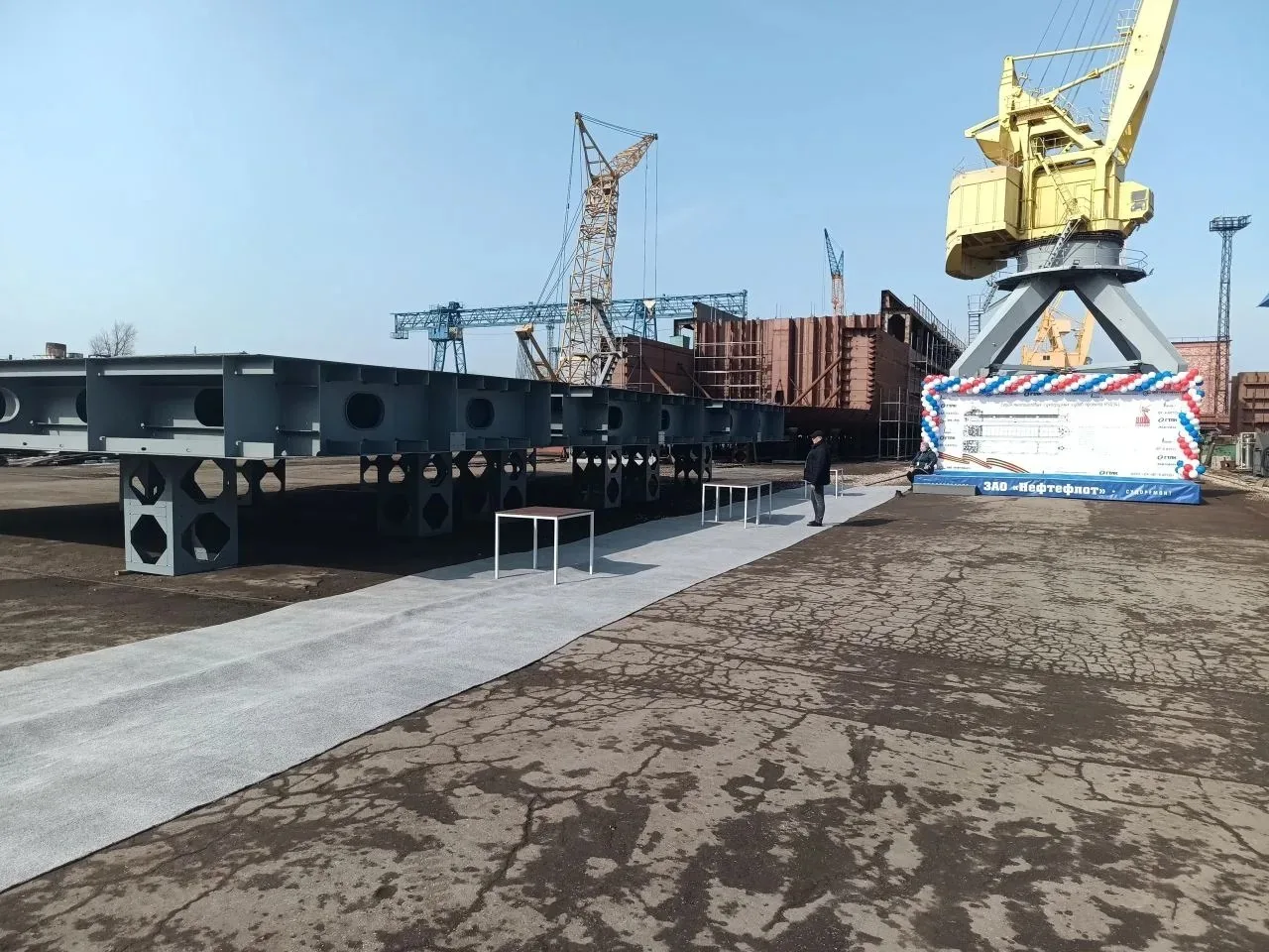 В САМАРЕ ЗАЛОЖИЛ КИЛИ ТРЕХ СУДОВ ПРОЕКТА RSD34L  На самарском заводе заводе «Нефтефлот» на класс РС 